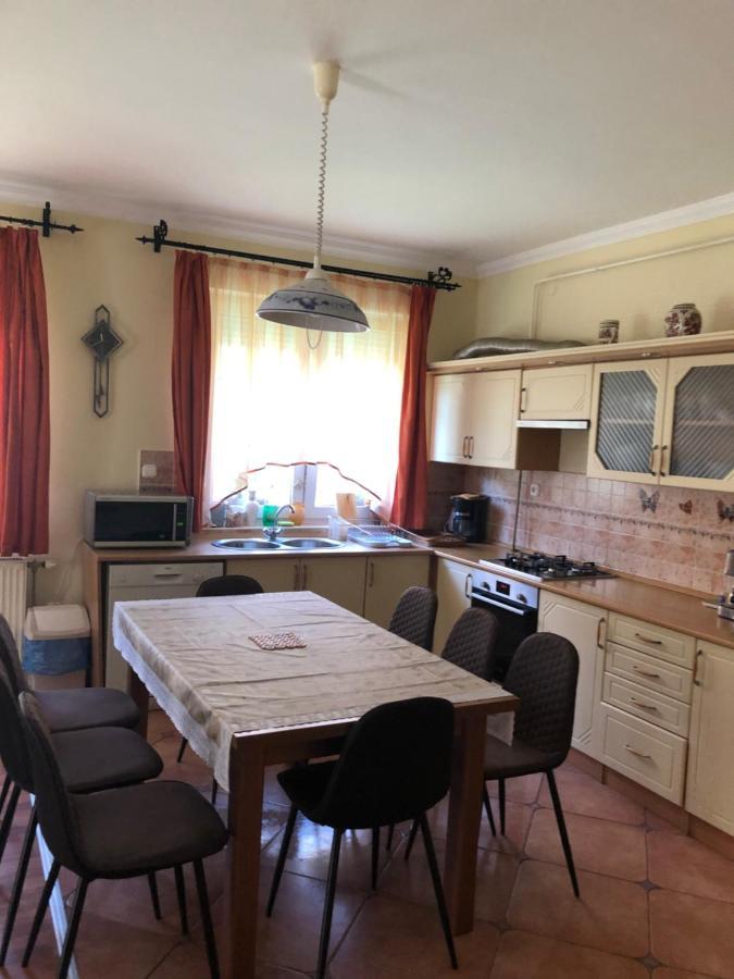 Imre Apartman Hajdúszoboszló Exterior foto