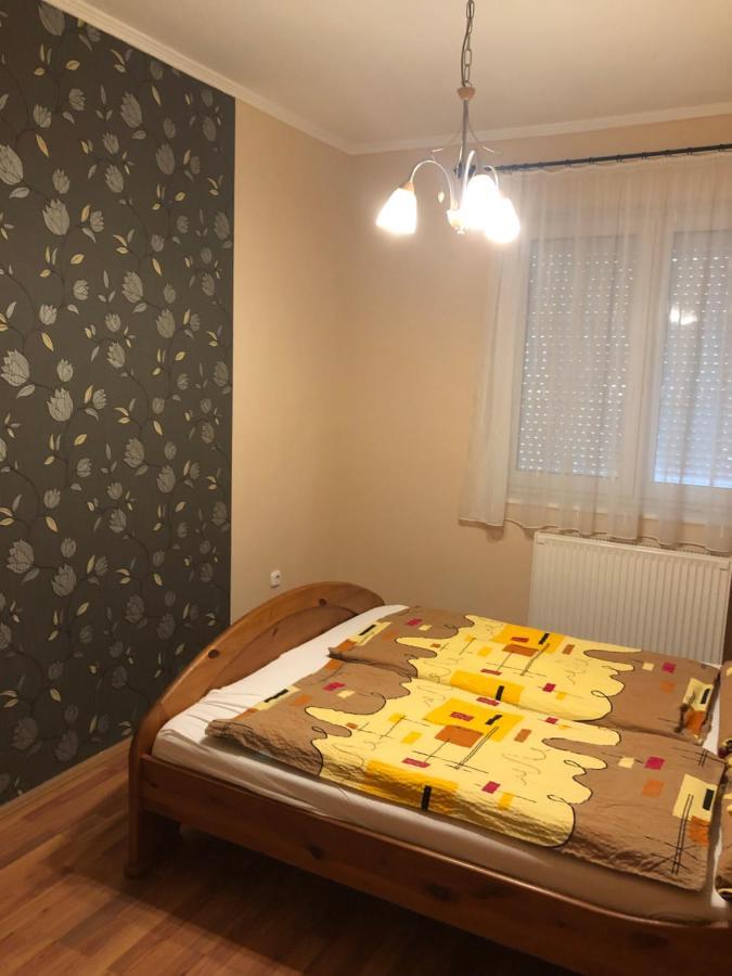 Imre Apartman Hajdúszoboszló Exterior foto