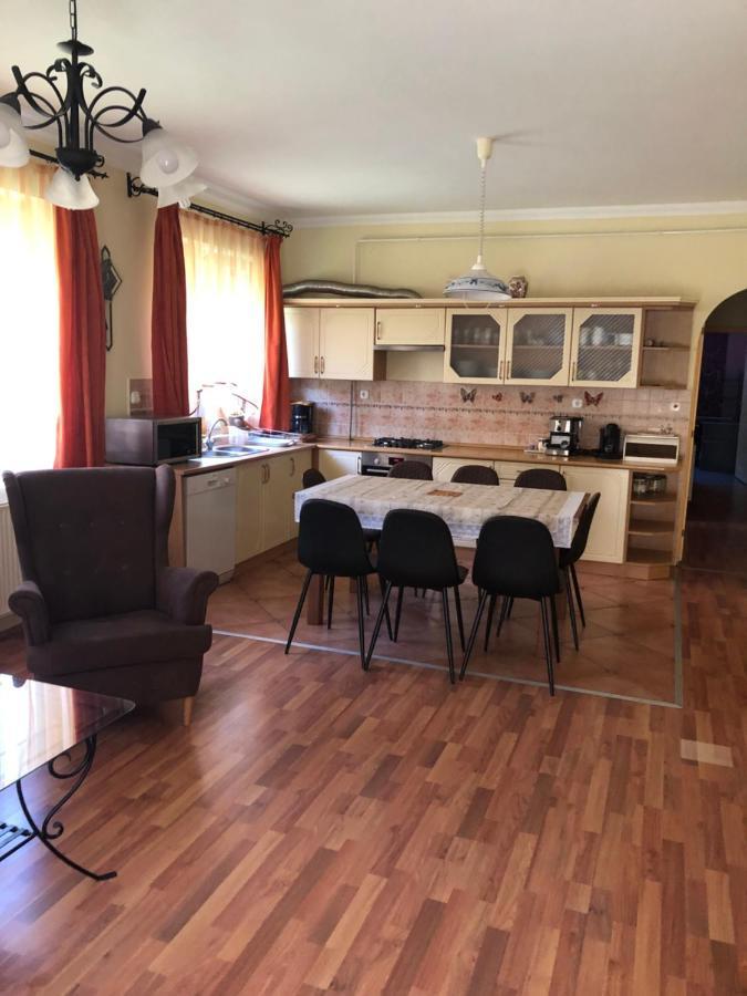 Imre Apartman Hajdúszoboszló Exterior foto